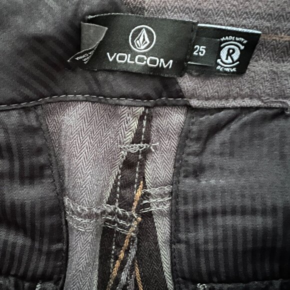Volcom Women's Frochickie Highrise Ankle Fit Plaid Pant, Size 25 x 27 - NWT - Picture 2 of 8